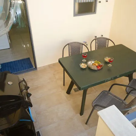 Duplex 1 Bedroom With 2 Bathrooms- Sleep 4 *