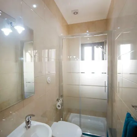 Duplex 1 Bedroom With 2 Bathrooms- Sleep 4 *